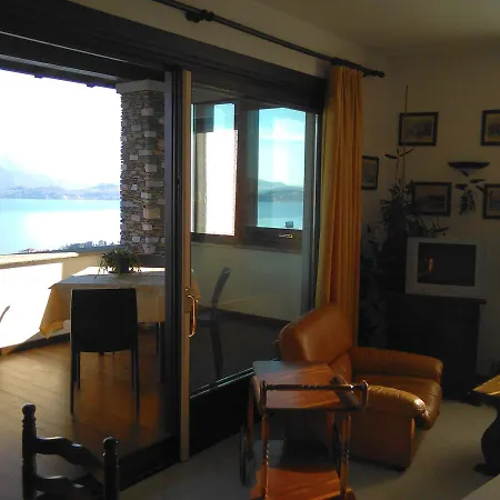 L'incantesimo Del Lago Apartment