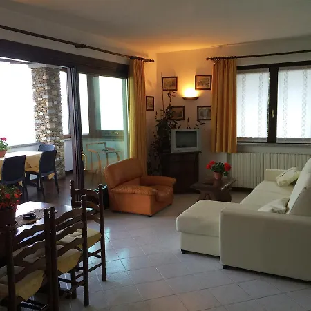 L'incantesimo Del Lago Apartment